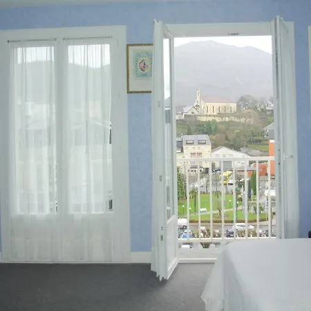 De L'europe Отель Лурд