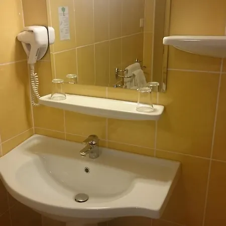 De L'europe Лурд